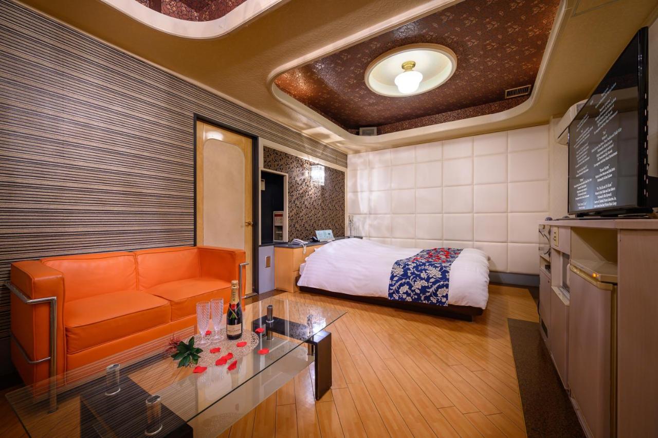 Hotel Mobilia (Adults Only) Tsurugashima Exterior foto